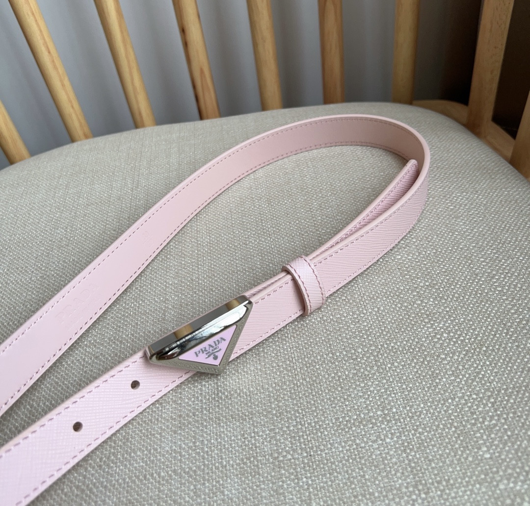 Pra*a triangle logo outline belt
