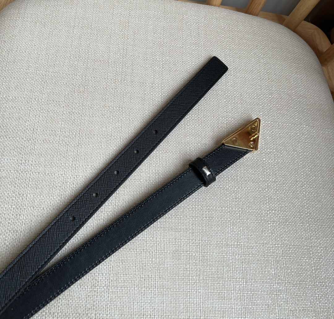 Pra*a triangle logo outline belt