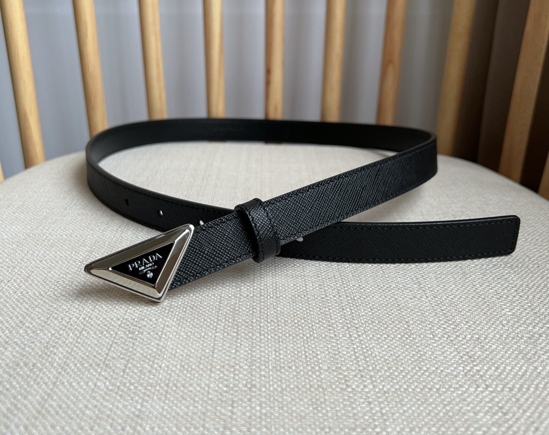 Pra*a triangle logo outline belt