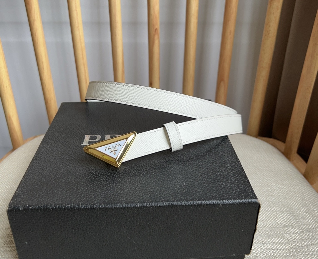 Pra*a triangle logo outline belt