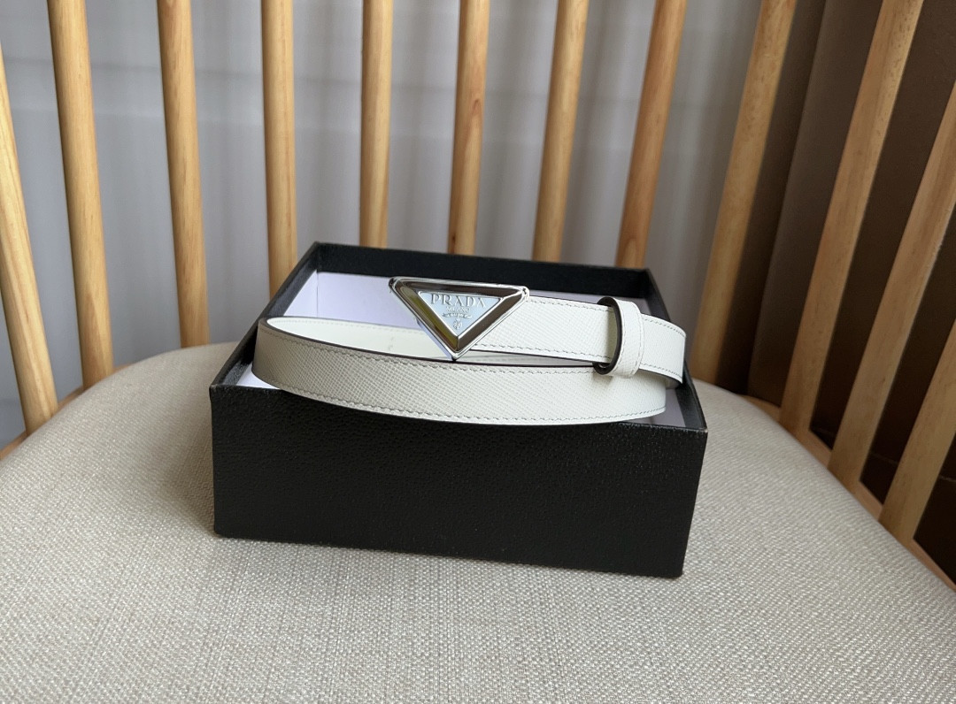 Pra*a triangle logo outline belt