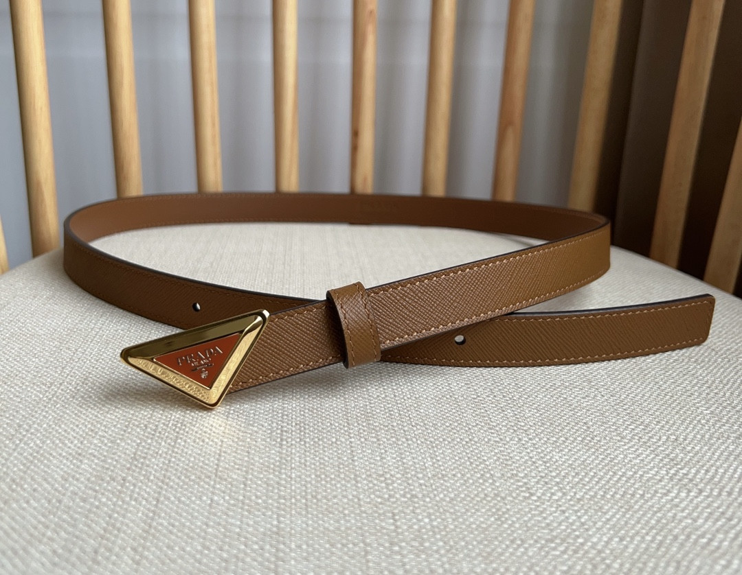 Pra*a triangle logo outline belt
