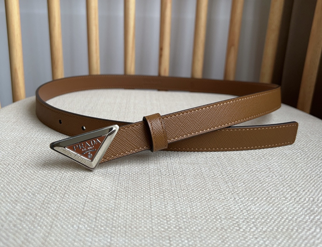 Pra*a triangle logo outline belt