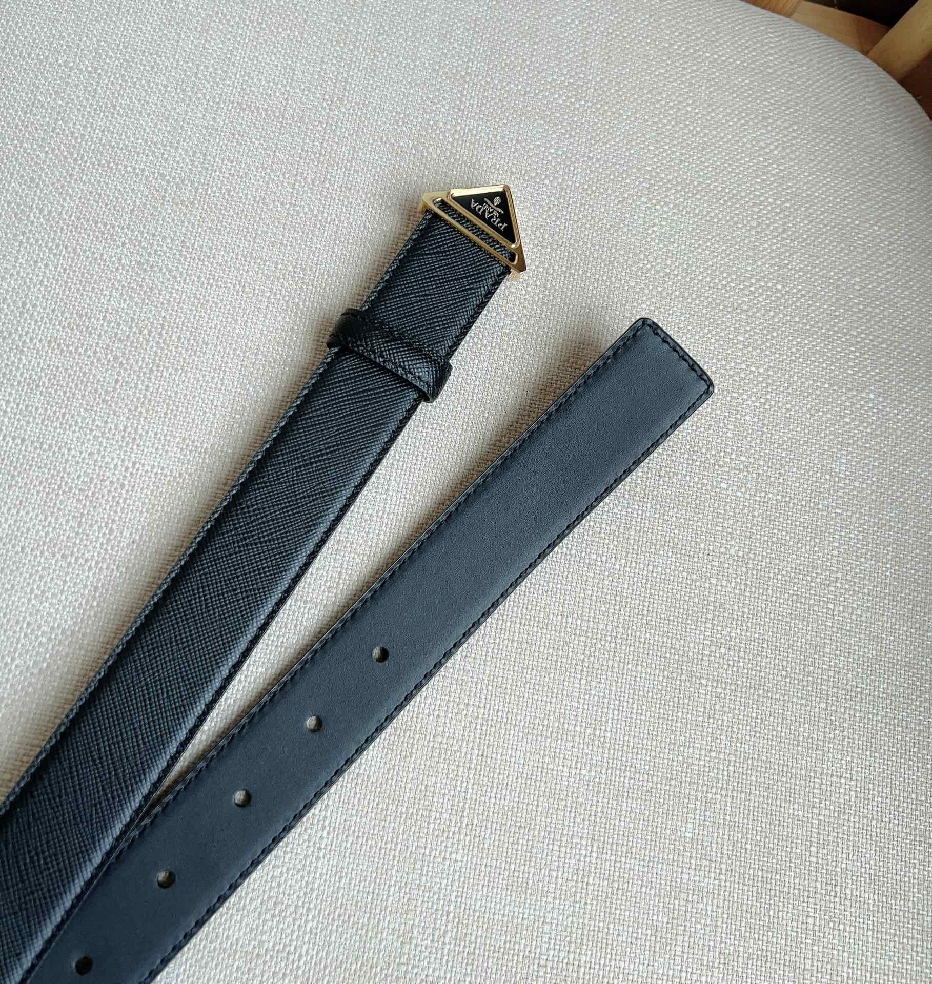 Pra*a triangle logo outline belt