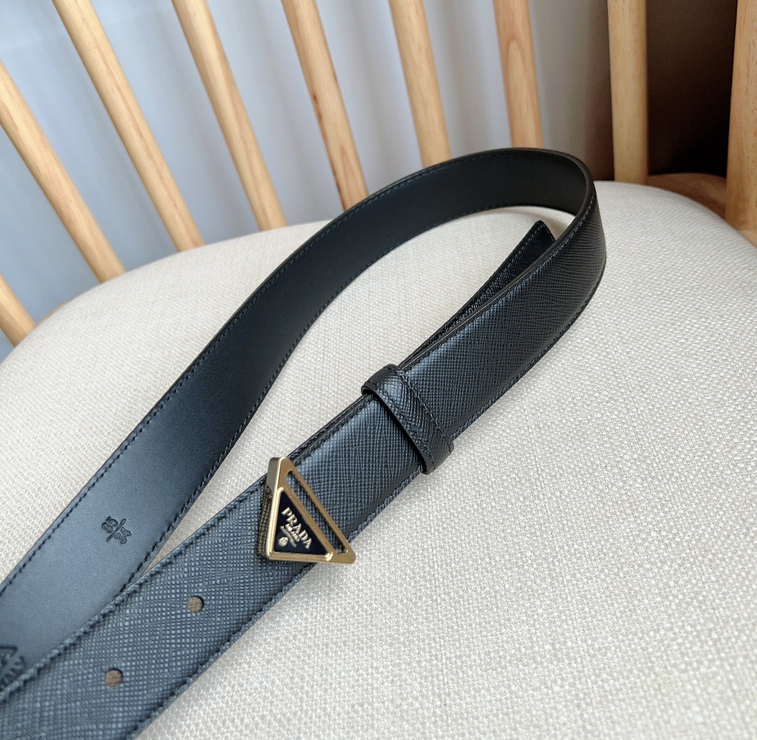 Pra*a triangle logo outline belt