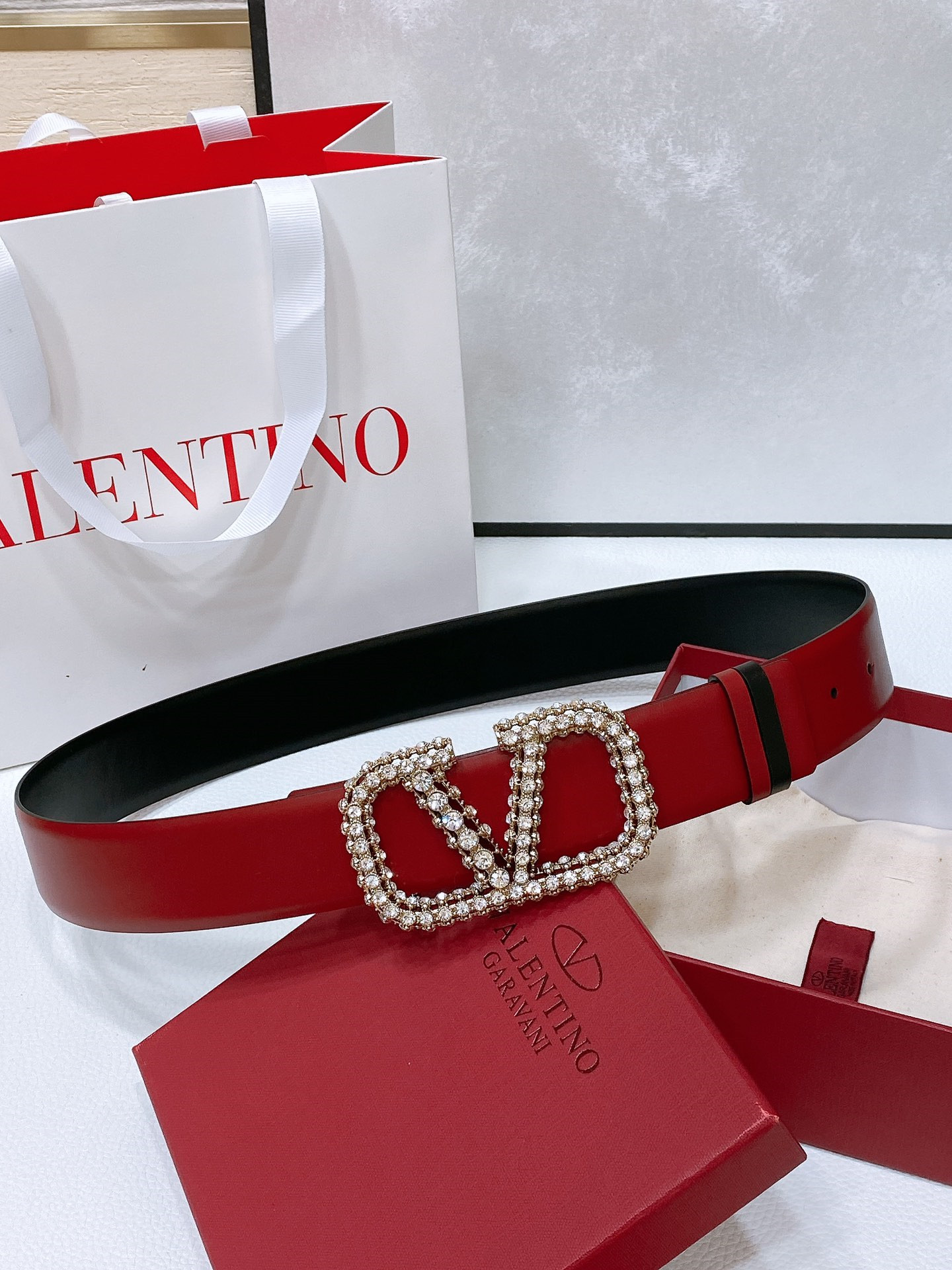 Va1e*ntin0 reversible calfskin belt