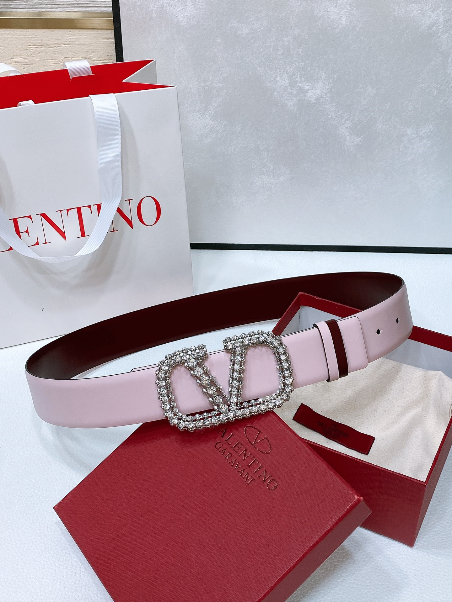 Va1e*ntin0 reversible calfskin belt