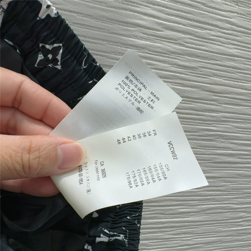 l0vis Vvtt0n lv hooded vest + shorts set replica clothes