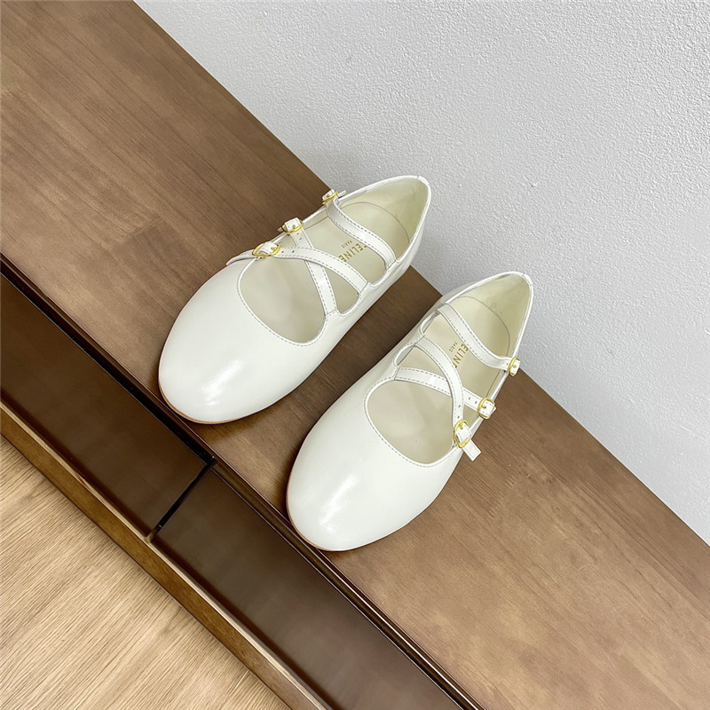 Ce1i*e criss-cross babies ballerinas white patent calfskin