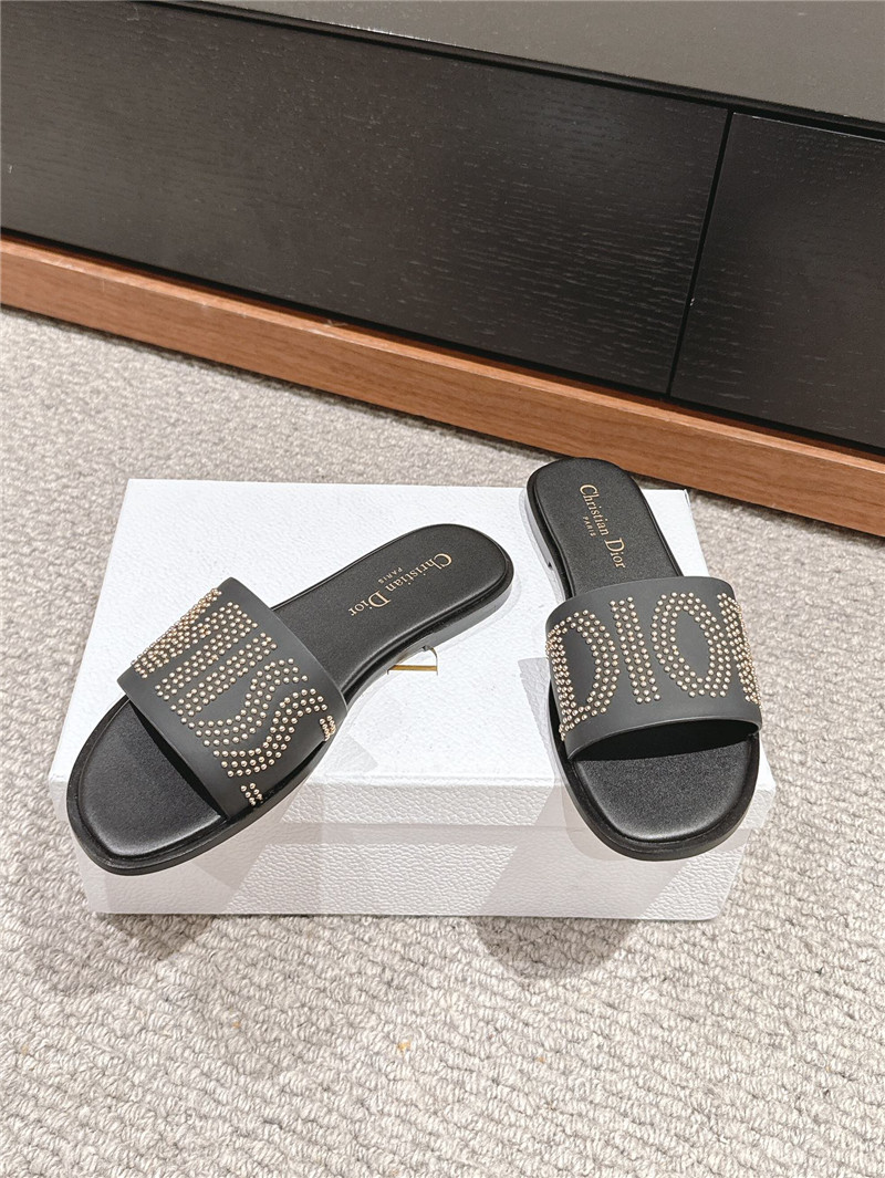 D10r dway slide black calfskin with gold-finish studs