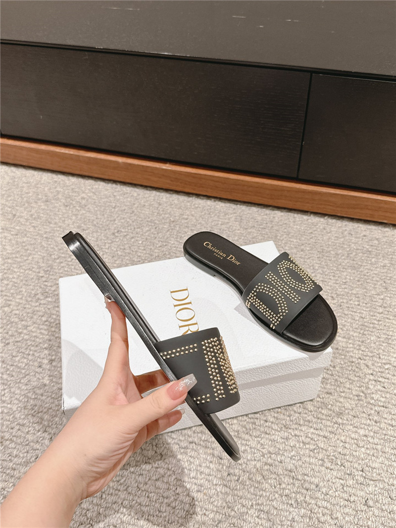 D10r dway slide black calfskin with gold-finish studs