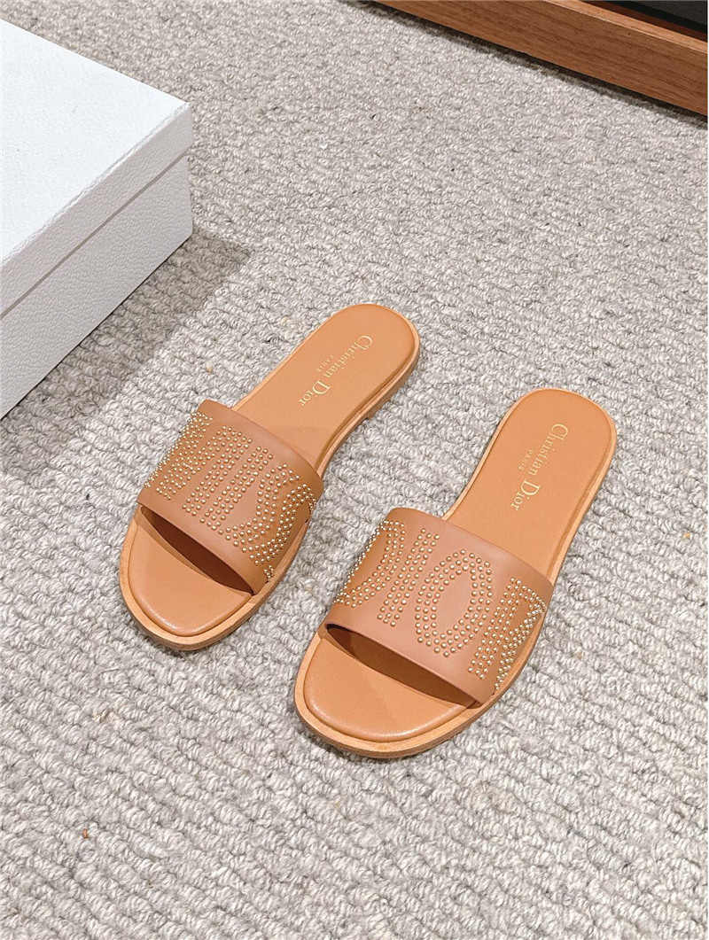 D10r dway slide brown calfskin with gold-finish studs