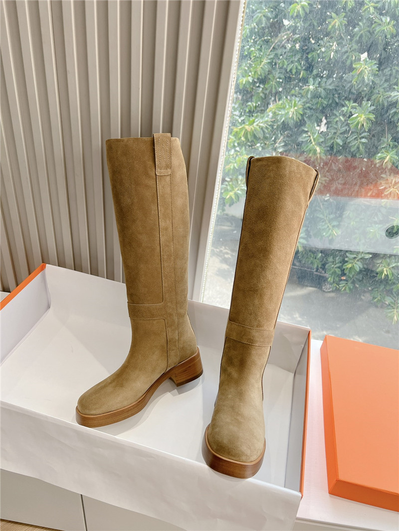 H**me5 beige suede horse boots