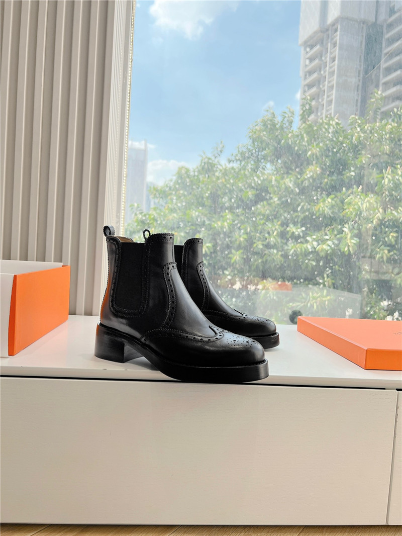 H**me5 ebony chelsea boots