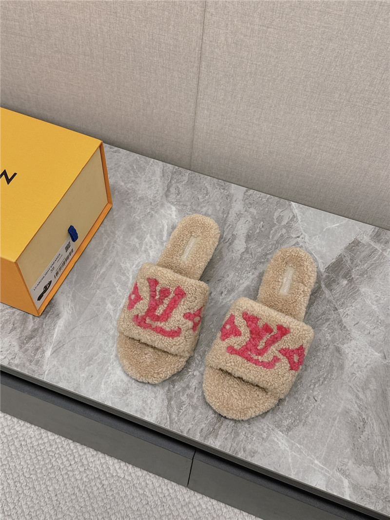 l0vis Vvtt0n paseo shearling comfort mule in ecru