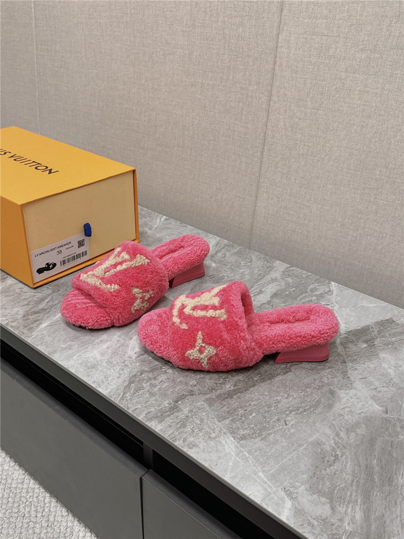 l0vis Vvtt0n paseo shearling comfort mule in pink