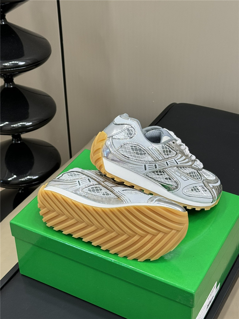 b0tt*ga Ven*ta orbit sneakers silver