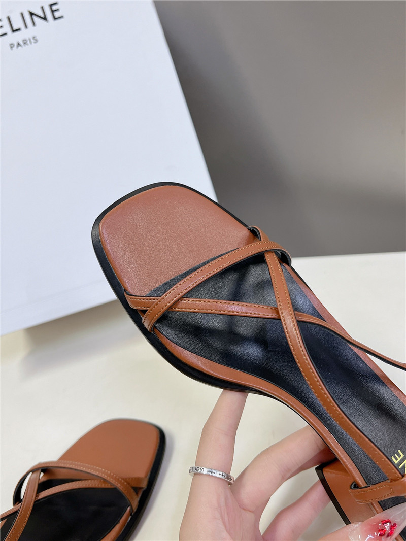 Ce1i*e cuir triomphe brown lambskin flat sandals