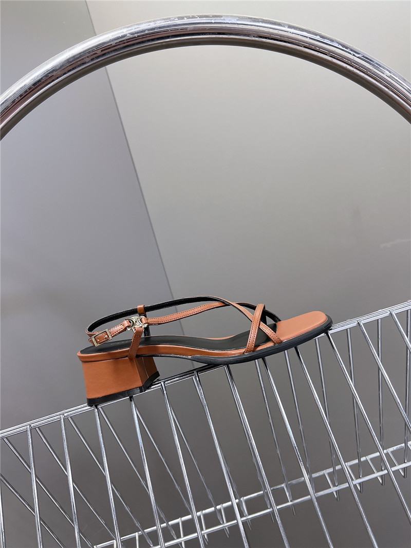 Ce1i*e cuir triomphe brown lambskin flat sandals
