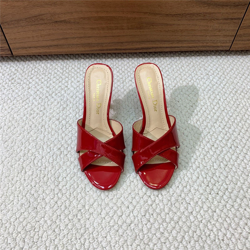D10r tribales red patent leather heeled slides