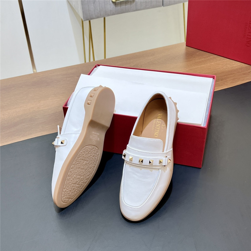 Va1e*ntin0 leisure nappa leather loafer in ivory