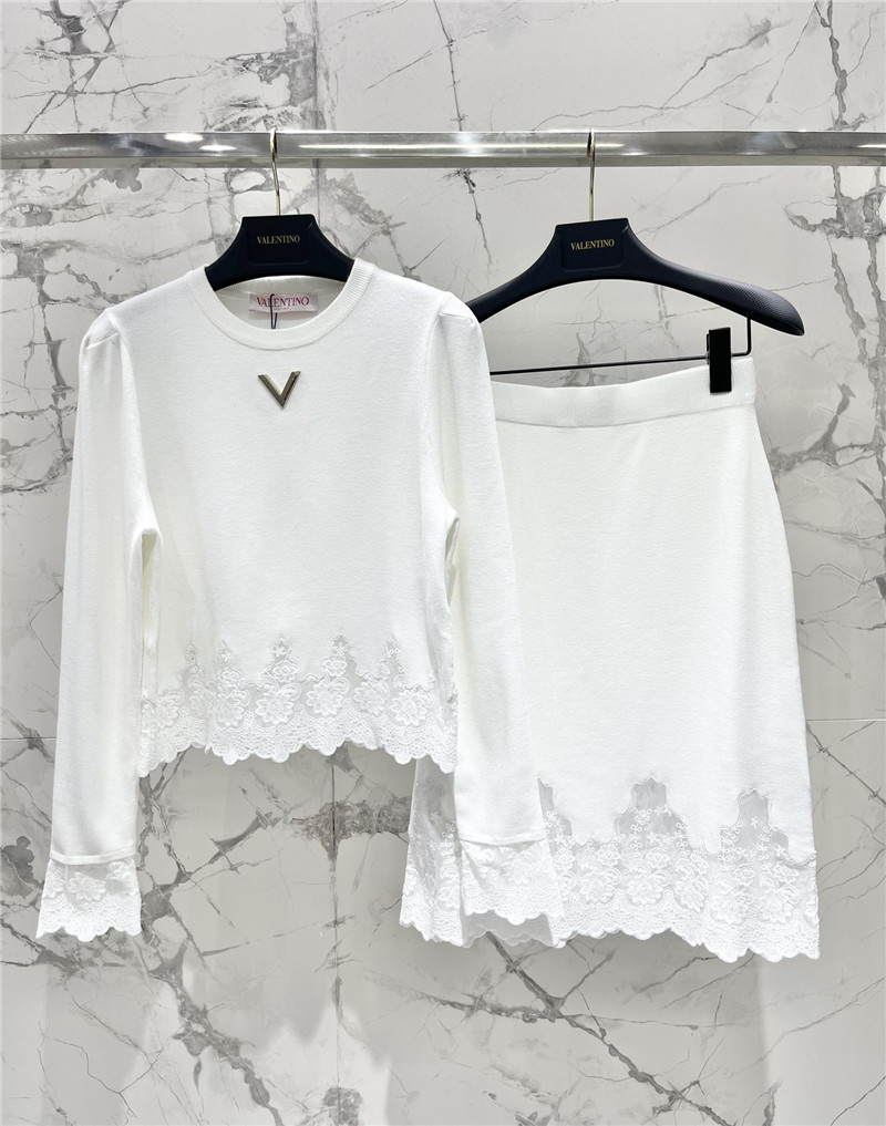 Va1e*ntin0 round neck long sleeve + skirt suit replica d&g clothing