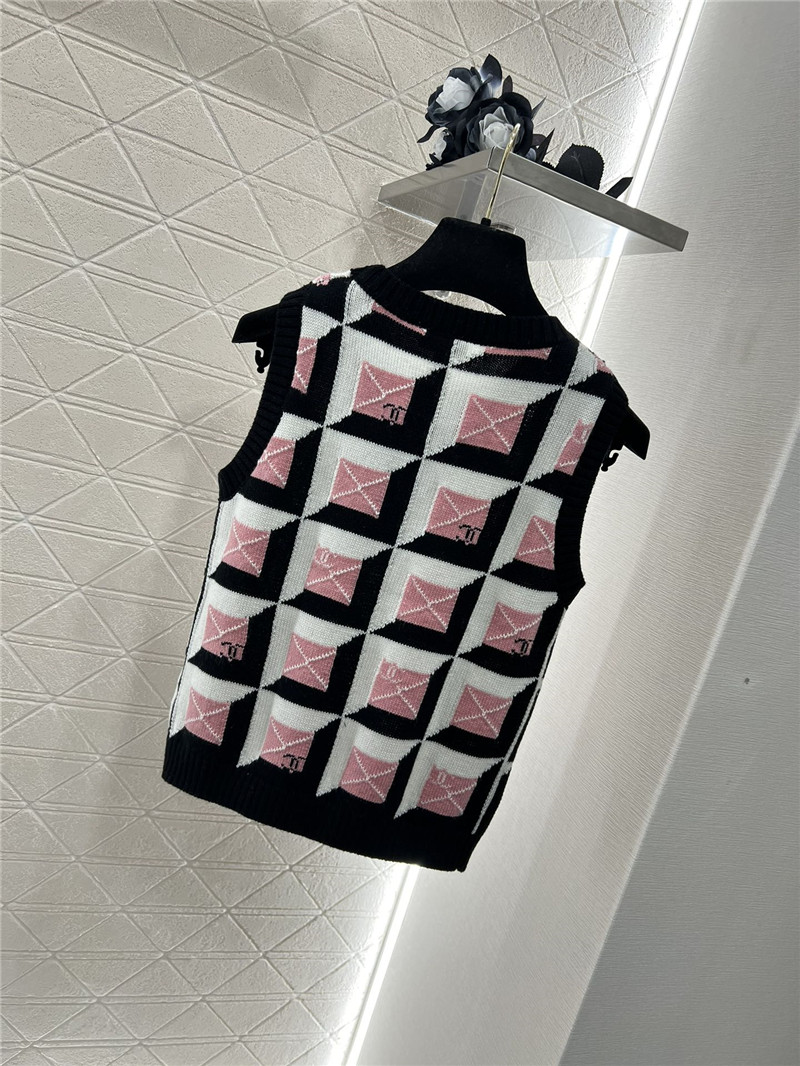 Ch**el new knitted vest replica clothing sites