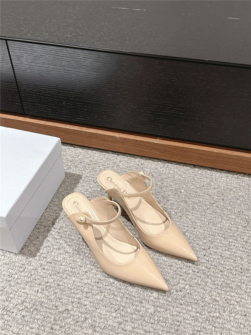 D10r capture heeled mules nude patent
