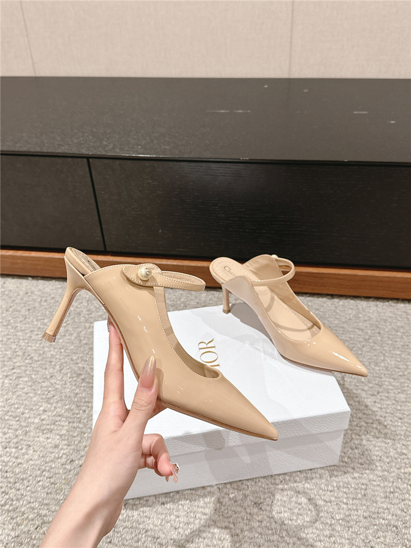 D10r capture heeled mules nude patent