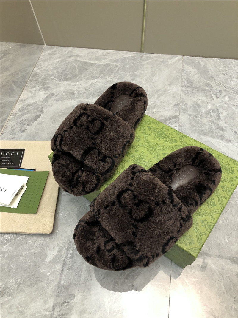 Gvc*1 monogram motif shearling slides brown