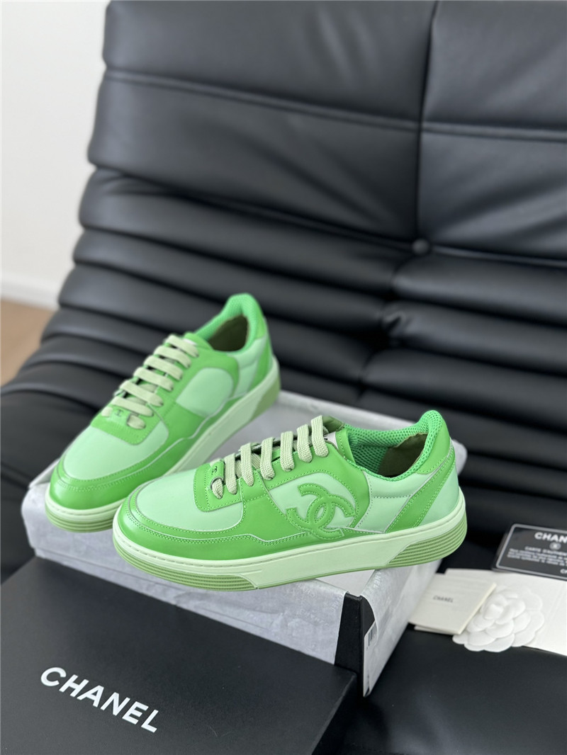 Ch**el green logo low top sneakers