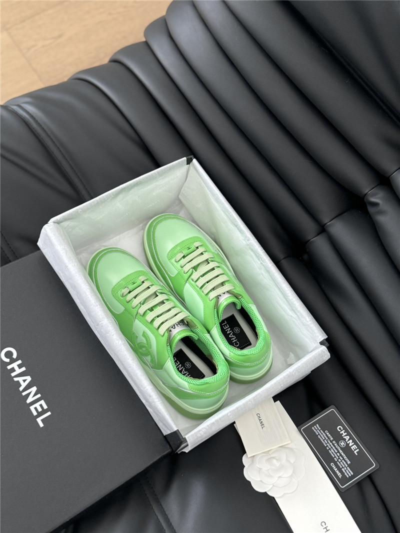 Ch**el green logo low top sneakers