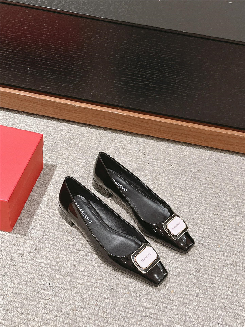 Salvatore Ferragamo Black Pattern Vara Plate Pumps