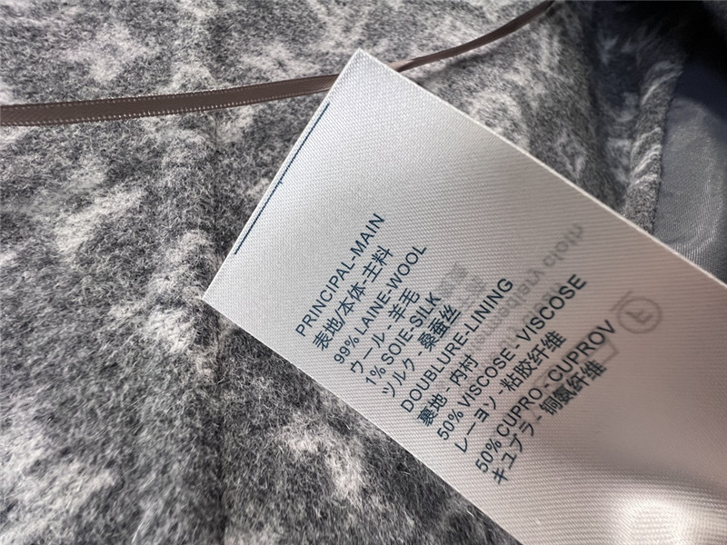 l0vis Vvtt0n lv hooded short coat replica clothes