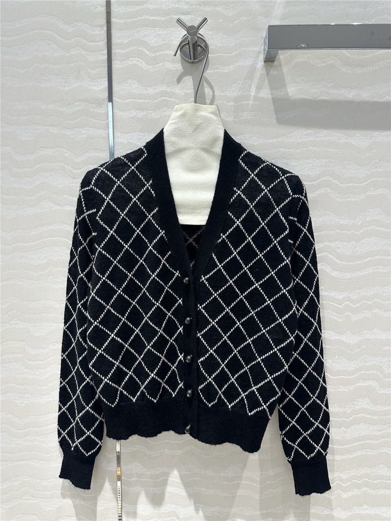 D10r knitted v-neck small cardigan replica clothing sites