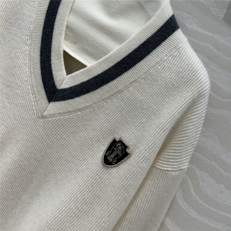 BC tennis style V-neck cashmere sweater replicas clothes