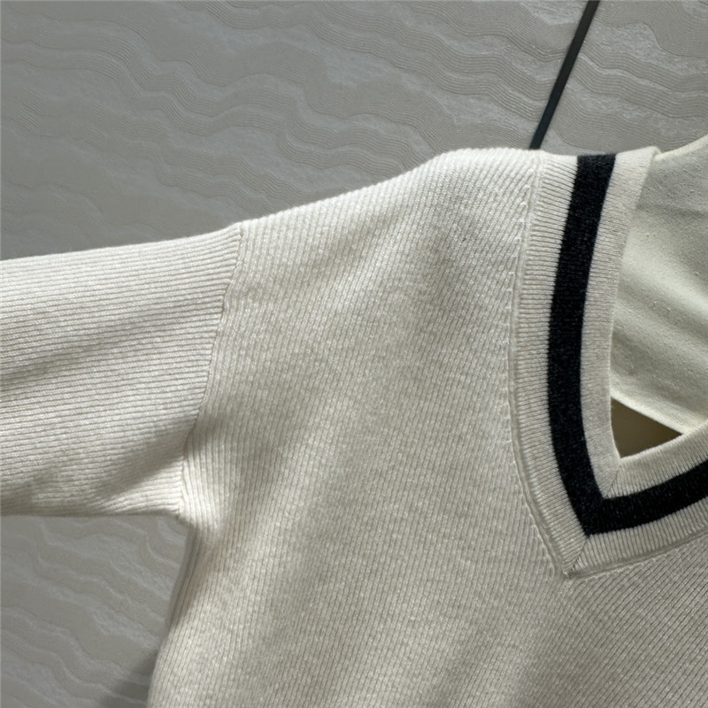 BC tennis style V-neck cashmere sweater replicas clothes