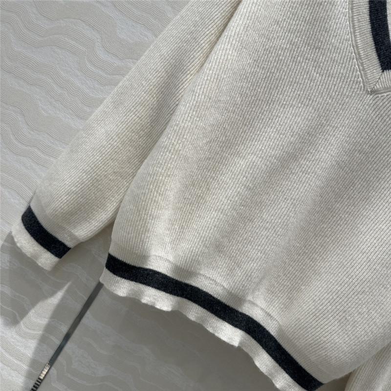 BC tennis style V-neck cashmere sweater replicas clothes