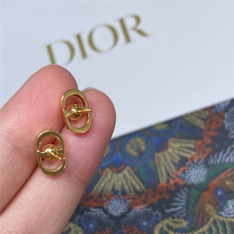 D10r cd pearl earrings