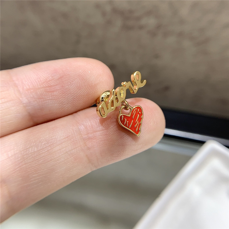 D10r red heart letter earrings