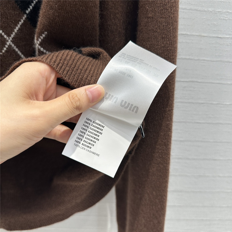 M1um1u letter cashmere cardigan replicas clothes