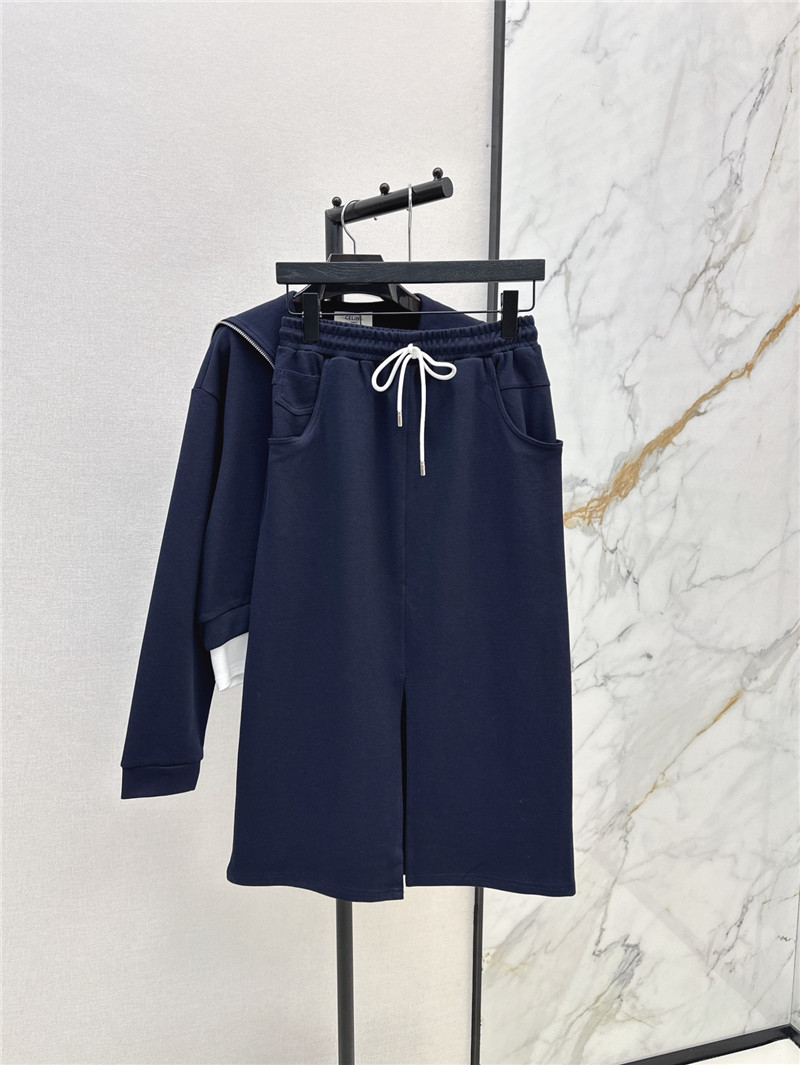 Ce1i*e exquisite leisure suit replica clothing sites