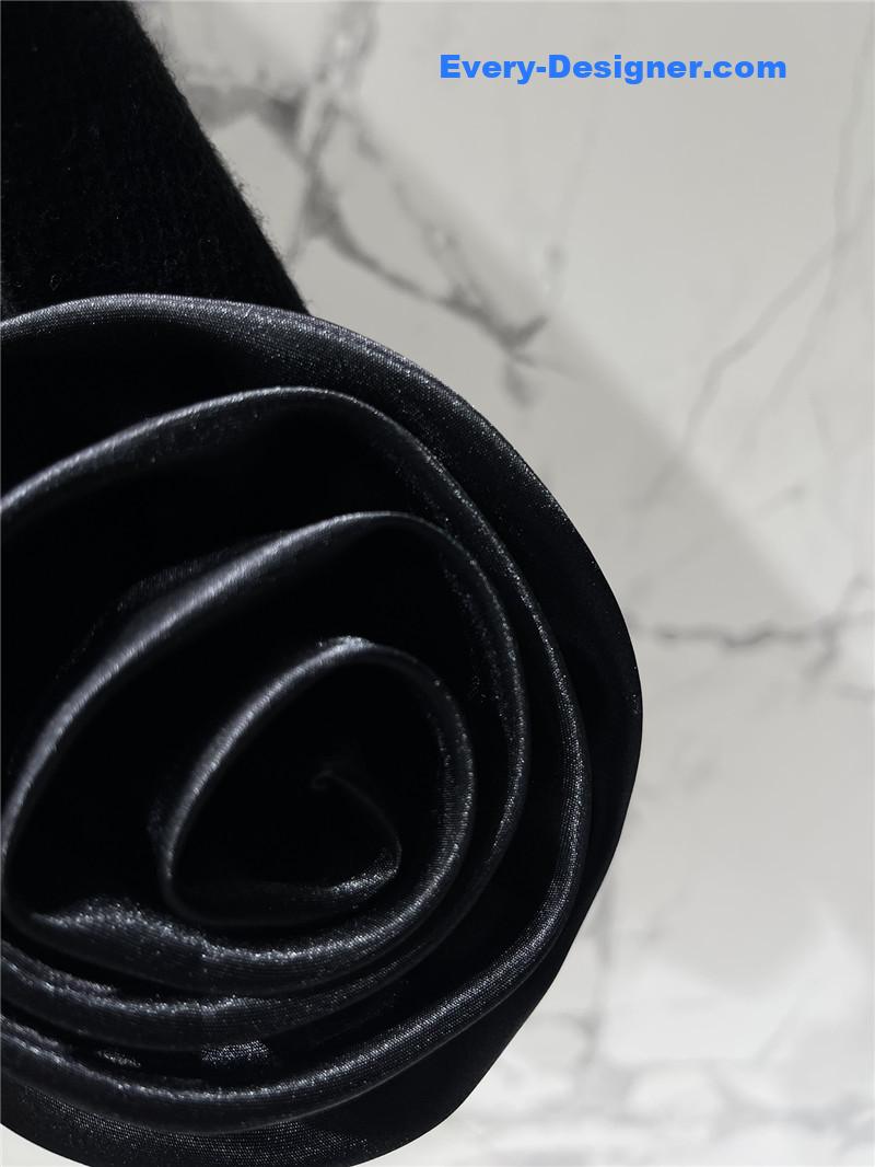 Va1e*ntin0 rose inlay wool sweater replica clothing sites