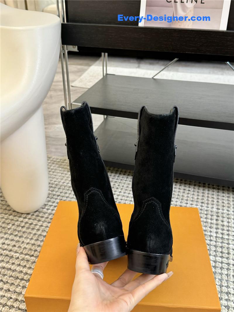 l0vis Vvtt0n lv rider boot in suede