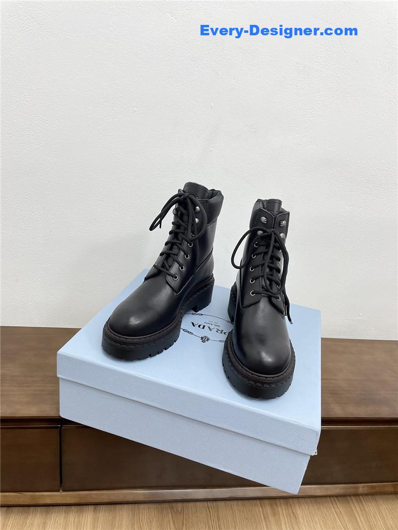 Pra*a leather work boots in black