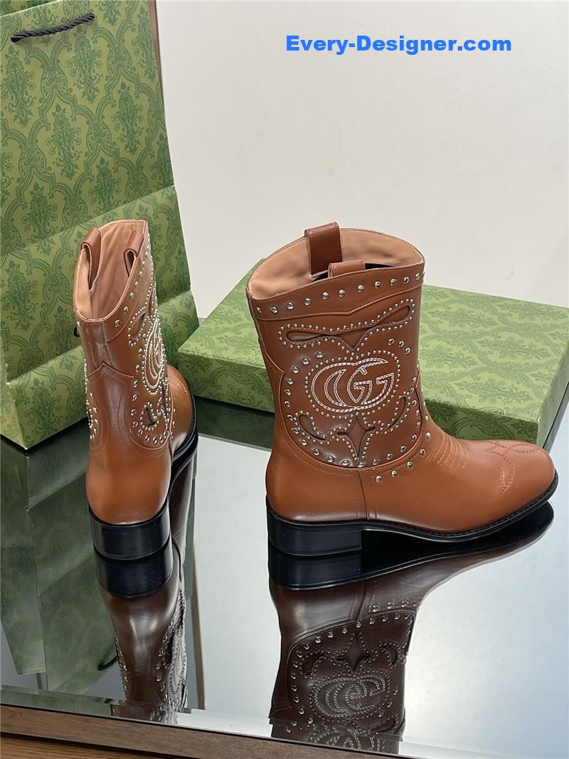 Gvc*1 gg brown embroidered studded ankle boots