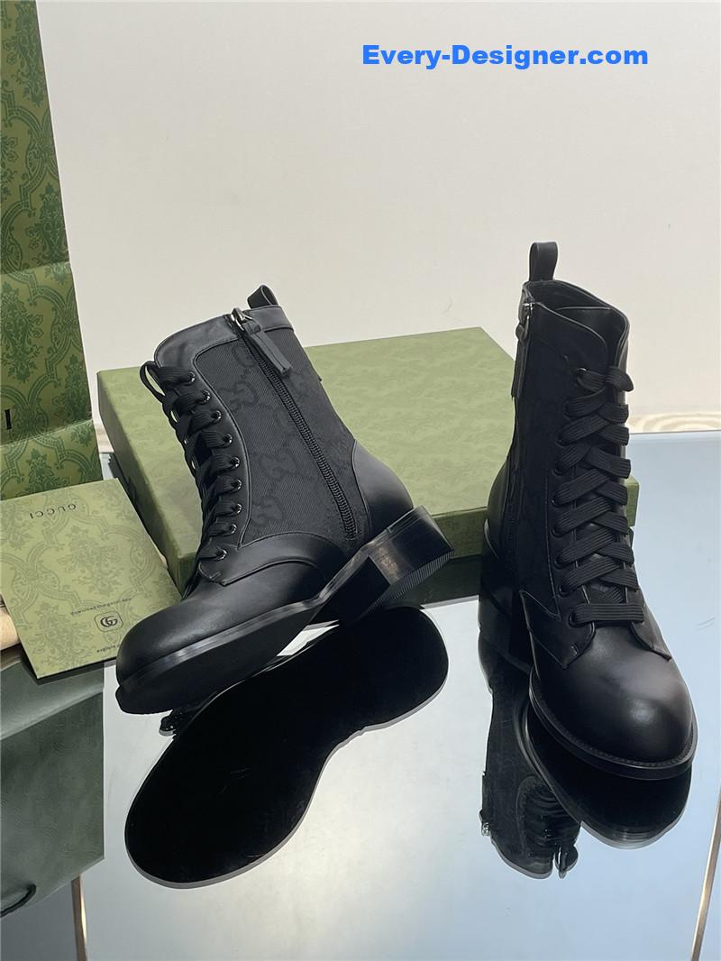 Gvc*1 maxi gg lace-up boots in black