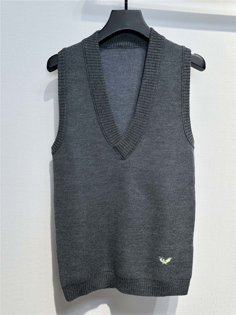 b0tt*ga Ven*ta grey v-neck vest replica clothing sites