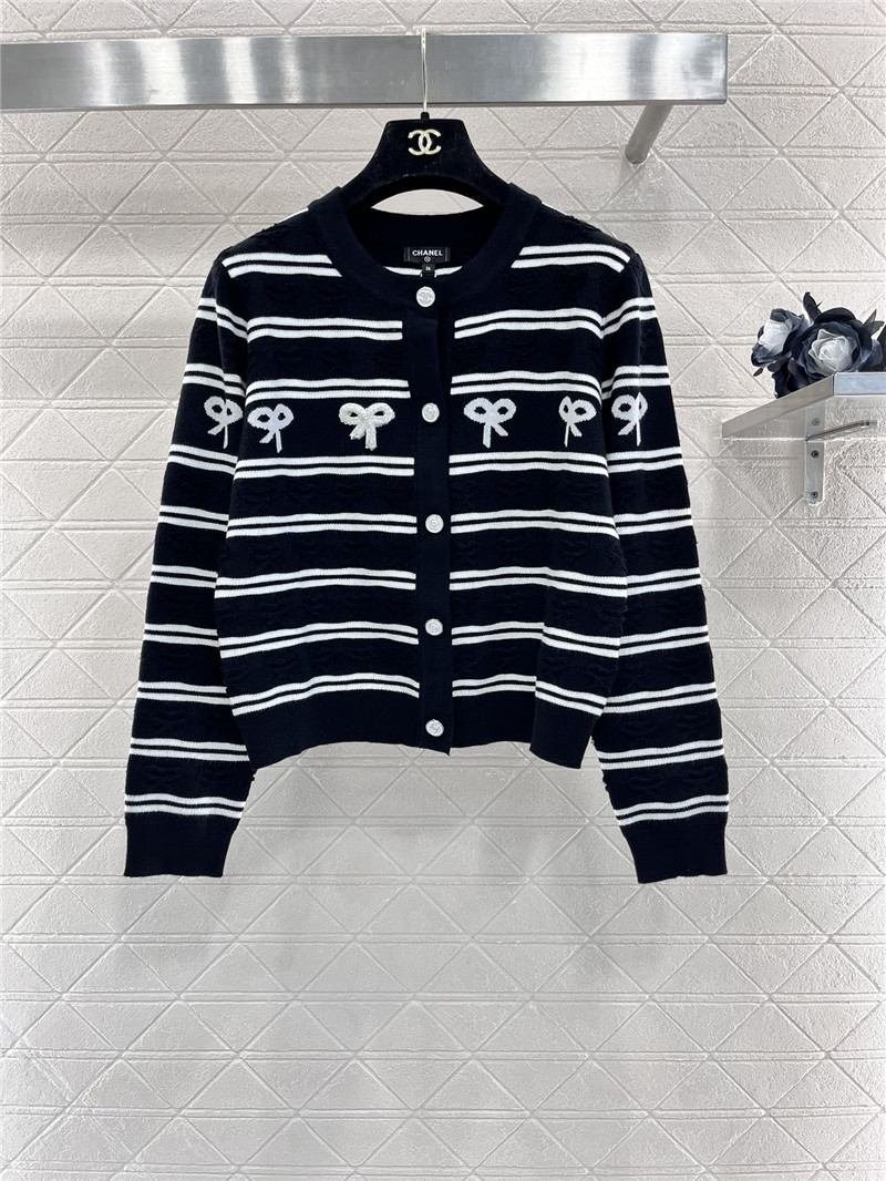Ch**el bow intarsia striped cardigan black/white