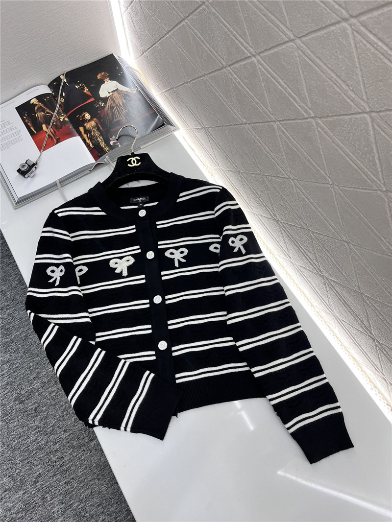 Ch**el bow intarsia striped cardigan black/white